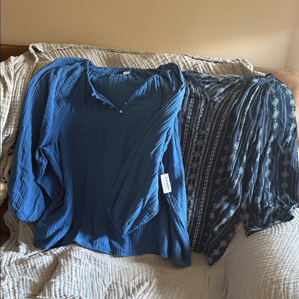 Old Navy Blue and Navy Women's Blouses